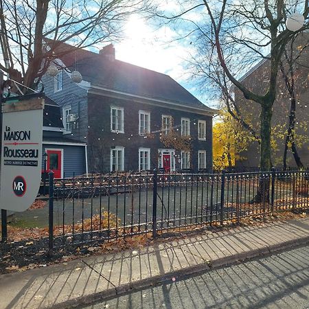 La Maison Rousseau Hotel Монмани Екстериор снимка