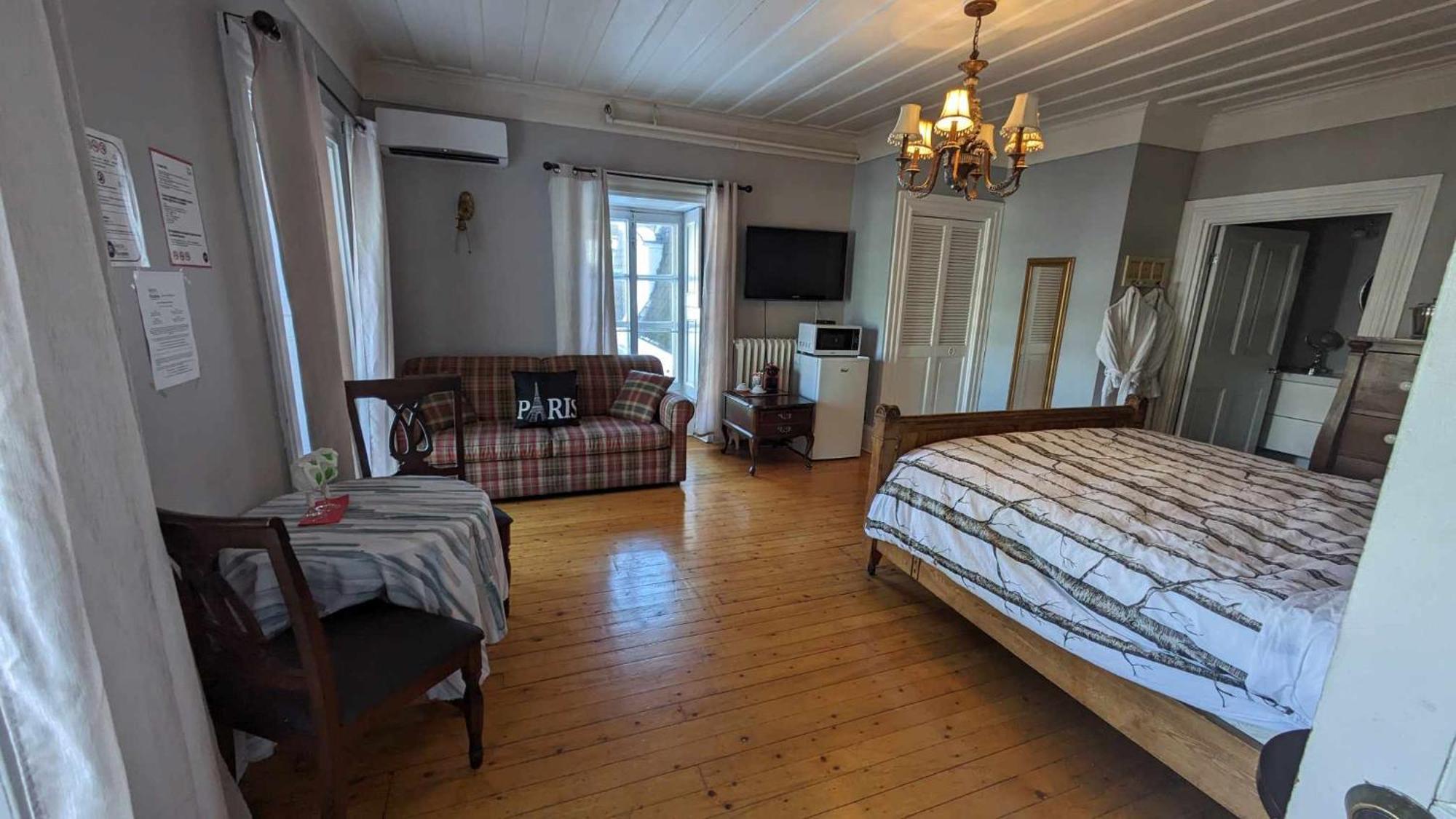 La Maison Rousseau Hotel Монмани Екстериор снимка